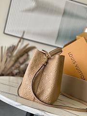 Louis Vuitton LV Neonoe MM Caramel 26x26x17.5cm - 2