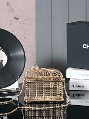 Chanel 25C Gold Bag 14x16x7.5cm - 4