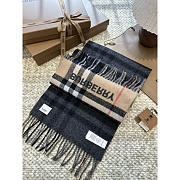 Burberry Giant Check Lateral Scarf Beige Black 30x180cm - 4