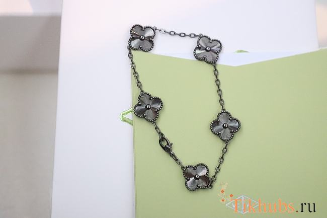 Van Cleef VCA Black Bracelet 02 - 1
