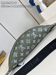 Louis Vuitton LV Discovery Bumbag Olive Green 44x15x9cm - 4