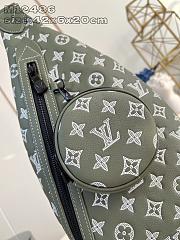Louis Vuitton LV Duo Slingbag Olive Green 42x20x6cm - 2