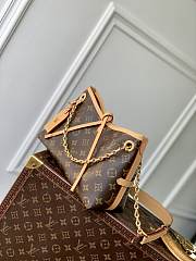Louis Vuitton LV Carryall BB Bag Monogram 26x10x17cm - 5