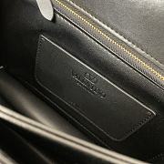 Valentino Garavani Leather Vain Black Shoulder Bag 24x16x8cm - 2