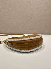 Prada Brown Small Shearling Arqué Shoulder Bag 22x18.5x6cm - 2