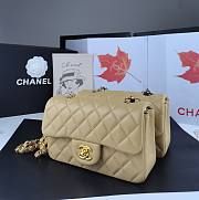 Chanel Flap Bag Beige Lambskin Gold 20cm - 4