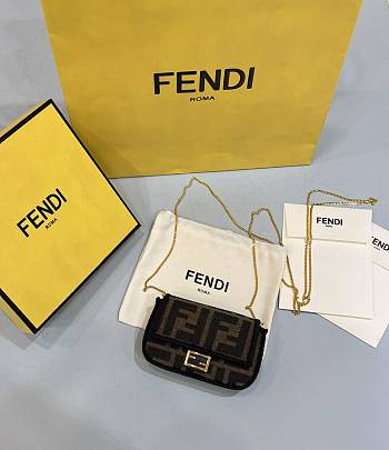 Fendi Nano Baguette Bag 10x2x7cm 