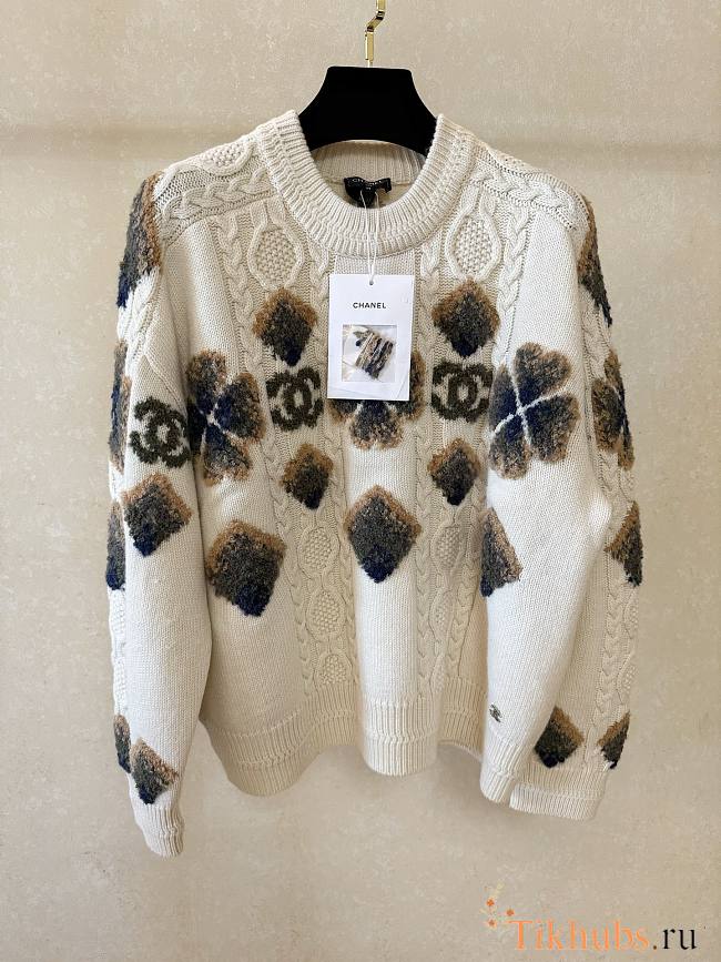 Chanel White Sweater 02 - 1