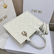Dior Medium Book Tote White Macrocannage Calfskin 36.5 x 28 x 17.5 - 3