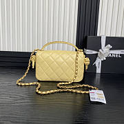 Chanel Flap Bag With Top Handle Yellow 22x23.5x6cm - 4