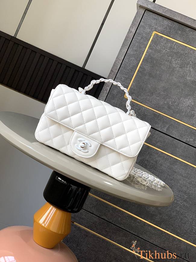 Chanel Top Handle Bag White Lambskin 20x12.5x6cm  - 1