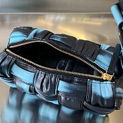 Bottega Veneta Brick Cassette Shoulder Bag 23x10.5x10cm - 4