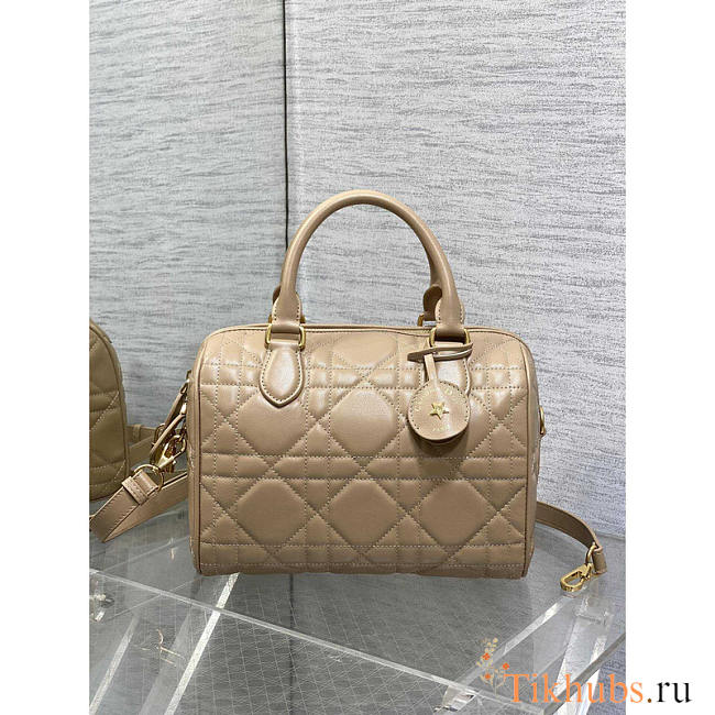 Dior Groove 25 Bag Beige Macrocannage Calfskin 25 x 19 x 16 cm - 1