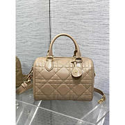 Dior Groove 25 Bag Beige Macrocannage Calfskin 25 x 19 x 16 cm - 1