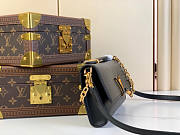 Louis Vuitton LV Wallet On Chain Capucines Black 23x12x4cm - 2