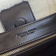 Bottega Veneta Andiamo Small Leather Shearling Top Handle Bag 25x22x10.5cm - 3