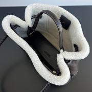 Bottega Veneta Andiamo Medium Leather Shearling Top Handle Bag 32.5x24x12cm - 6