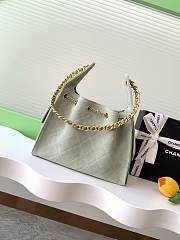 Chanel Cruise 25C Bag Light Green Hobo 30x26x14cm - 4