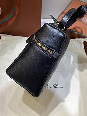 Loro Piana Extra Bag L27 Ostrich Leather Black 27x10x16cm - 4