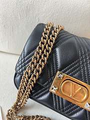 Valentino Garavani Quiltie 67 Small Shoulder Bag Black 19x13x6cm - 4