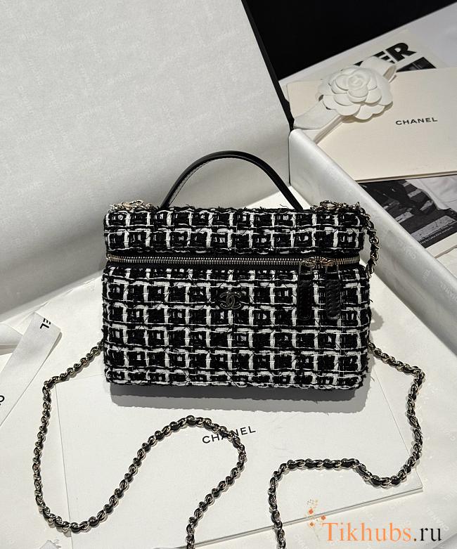 Chanel 25C Vanity Case Black Tweed 17x19.5x5.5cm - 1