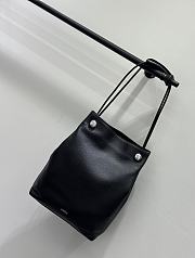 Loewe Pebble Hobo Supple Calfskin Black 27.5x11.5x40cm - 5