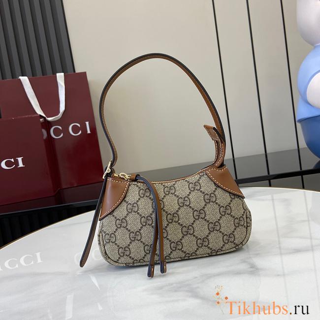 Gucci GG Emblem Super Mini Shoulder Bag 23x13x2cm - 1