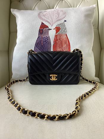 Chanel Flap Bag Black Chevron Lambskin Gold 20cm