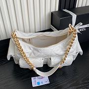 Chanel 25C Hobo Bag White Lambskin 27x35x18cm - 3