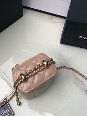 Chanel Mini Vanity Case Pink Lambskin 11x8.5x7cm - 4