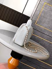 Chanel 25C Bag White Caviar Gold 18.5x13x7cm - 4