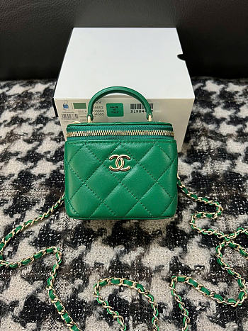 Chanel Top Handle Vanity Case Green 11x8.5x7cm