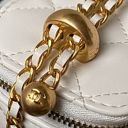 Chanel 24C Mini Vanity Case White Lambskin 11x8.5x7cm - 4
