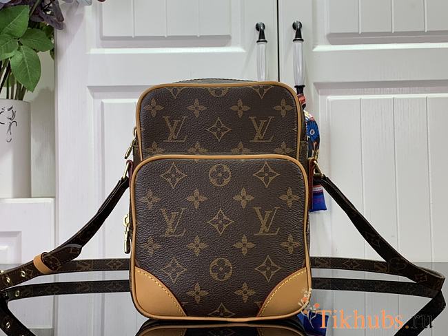 Louis Vuitton LV Monogram Shoulder Bag 20x15x10cm - 1