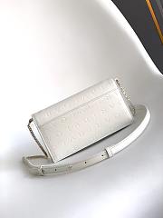 Bvlgari Logo Infinitum Chain Wallet White 19x10.5x4.5cm - 4