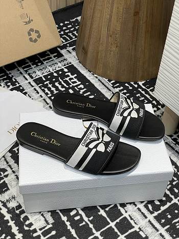 Dior Dway Black Slides 02