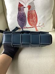 Bottega Veneta Cassette Bag Deep Blue 23x15x5cm - 2