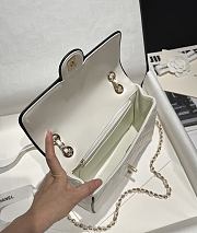 Chanel Flap Bag Lambskin White Black 23.5x16.5x6.5cm - 3