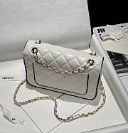 Chanel Flap Bag Lambskin White Black 23.5x16.5x6.5cm - 4