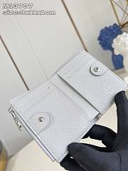 Louis Vuitton LV Lisa Wallet Grey 11.5x1.5x9cm - 4