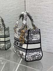 Dior Lady D-lite Bag White Black Scotland 24x11x20cm - 2