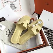 Hermes Oran Light Yellow Slides - 4