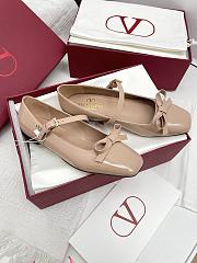 Valentino Garavani Patent Beige Mary Jane Flats - 3