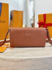 Louis Vuitton LV Wallet On Chain Low Key 22x13x3.5cm - 3
