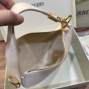 Burberry Knight Arc Bag White 28.5x15x22cm - 4