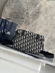 Dior Hit the Road Messenger Bag Flap Beige Black 24x18x8cm - 5