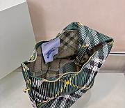 Burberry Medium Peg Duffle Bag Knight Green 28x16.5x33.5cm - 6