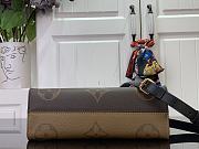 Louis Vuitton LV OnTheGo East West Chain Monogram 25x13x10cm - 5