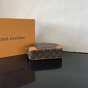 Louis Vuitton LV Trocadéro Wearable Wallet 20x13x6.5cm - 4