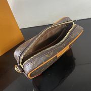 Louis Vuitton LV Trocadéro Wearable Wallet 20x13x6.5cm - 2